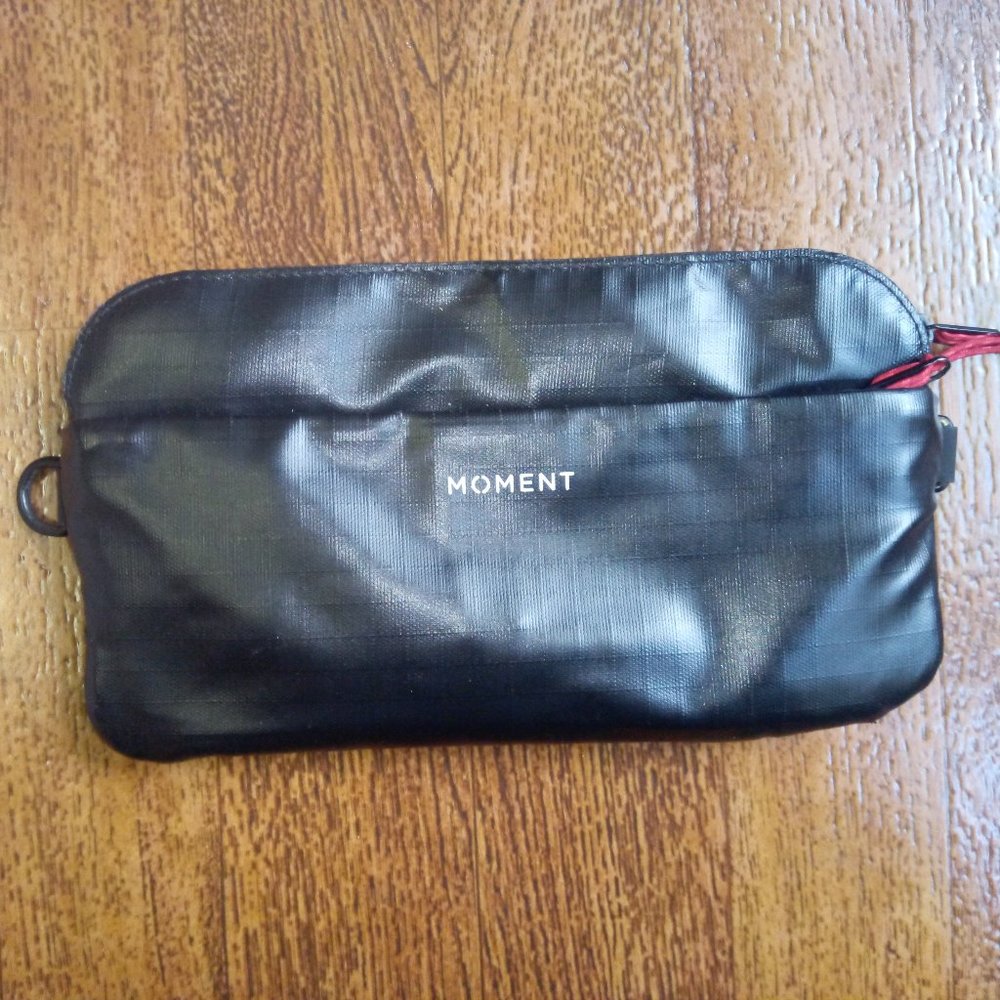 Moment Crossbody Wallet with Wrist and Neck Strap Black ripstop